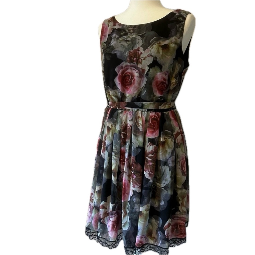 Betsy Johnson floral dress lace trim size 12 spring summer 90’s Y2K